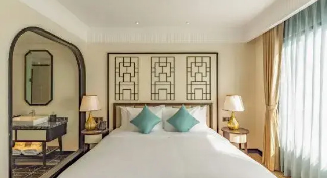 Люкс Charmant Suites a Boutique Hotel Can Tho