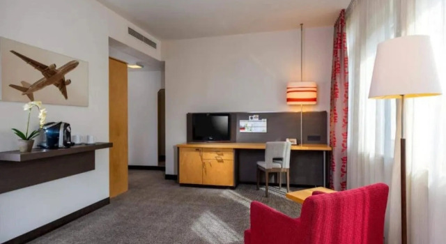 2 Person Holiday Park Home in Neu-isenburg, Забронировать Дом для отпуска Коттеджи Ной-Изенбург, Коттедж