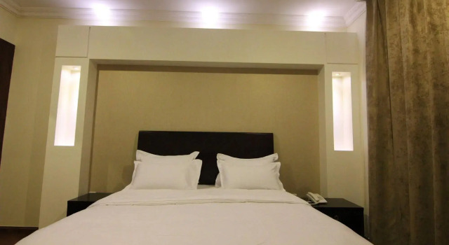 Flora Hotel Suites, Réserver Hôtel Al Rawdah 