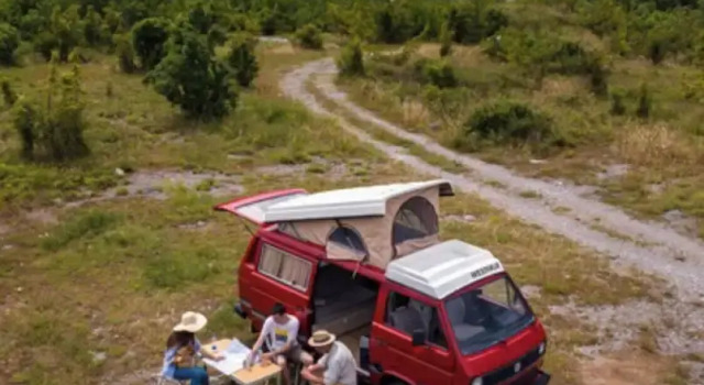 Номер Standard Mobile Home - Alpha Campers Montenegro - Our Red Westfalia Bus