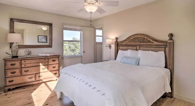 Gulf Shores Rental w/ Large Porch - Walk to Beach, Забронировать Дом для отпуска СПА-отели Галф-Хайлендс, SPA-услуги