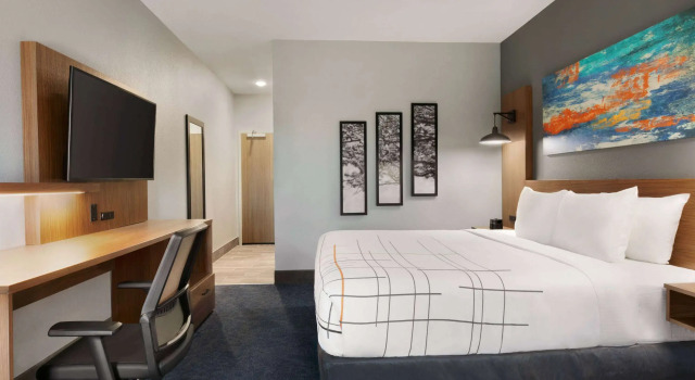 La Quinta Inn & Suites by Wyndham College Station North, Buchen Sie Hotel College Station Texas