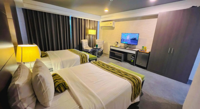 88 Courtyard Hotel