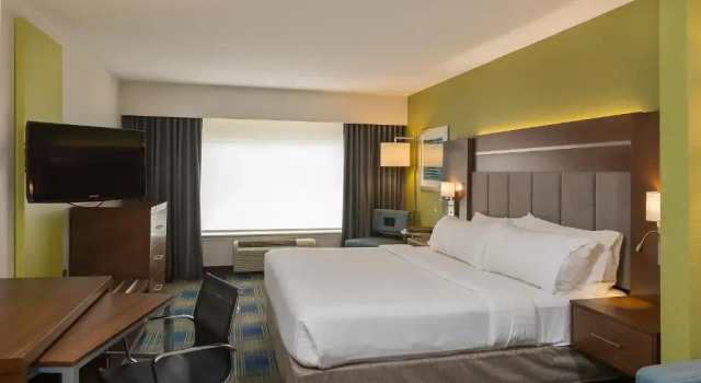 Люкс Holiday Inn Express Hotel & Suites Clifton Park by IHG