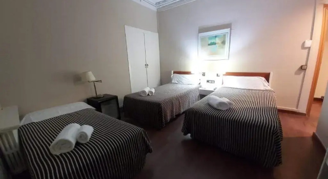Трёхместный номер Standard Hotel El Castell