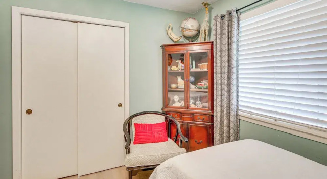Walk to Bathhouse Row: Dog-friendly Home!