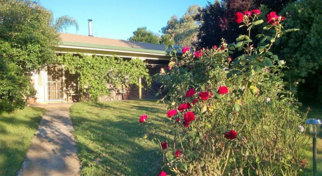 Russellee Bed and Breakfast, Buchen Sie Hotel Tumut Kosciuszko-Nationalpark