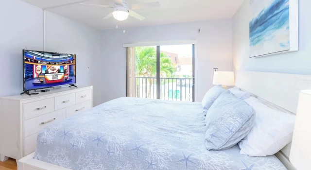 Апартаменты с 2 комнатами с частичным видом на океан Chateau by the Sea - Cocoa Beach Oceanfront Pet-Friendly Condos with Rooftop Deck & Heated Pool