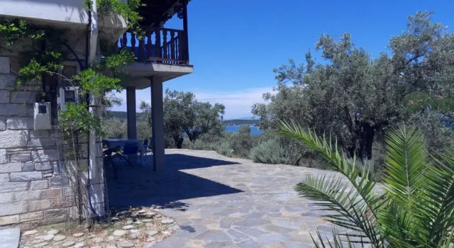'' I Folia '' / ' 'Le Nid '', Book Hotel South Pelion Thessalia