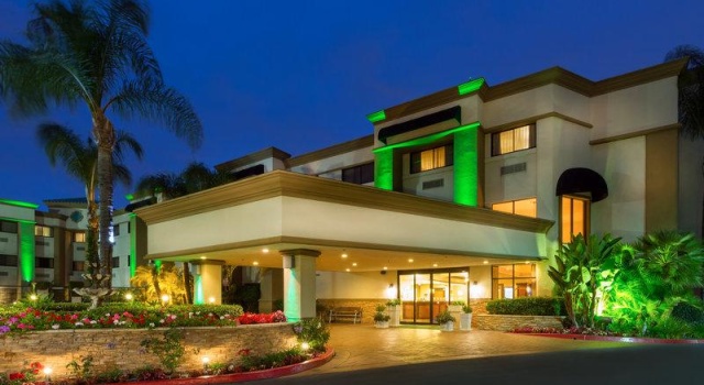 Четырёхместный номер Standard Holiday Inn Santa Ana-Orange Co Arpt by IHG