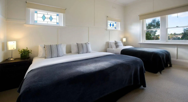Churchills - outstanding views over Daylesford, Book Hotel Daylesford 