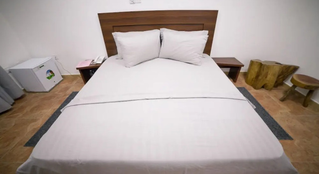 Bulls and Anchor Inn, Book Hotel Hotels in Keta with Parking, Parking