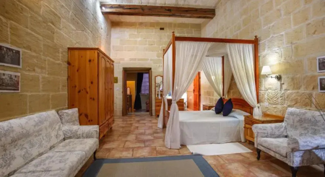 Ta leli farmhouse, Varaa Hotelli Gharb Gozo
