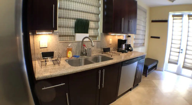 Коттедж с 3 комнатами 3BR Home wRooftop by Ideal Experience VR