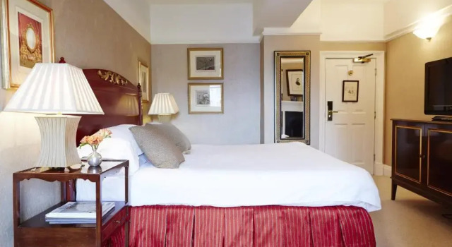 Номер Deluxe Castle House Hotel