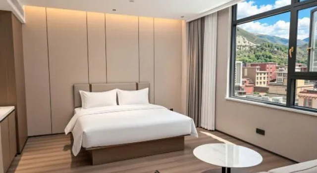 2 Bedrooms Deluxe Suite with mountain view YUEDUOHOTEL
