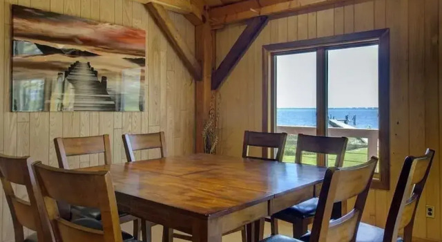 Коттедж с 3 комнатами Nautical Getaway 3 Bedroom Home by RedAwning