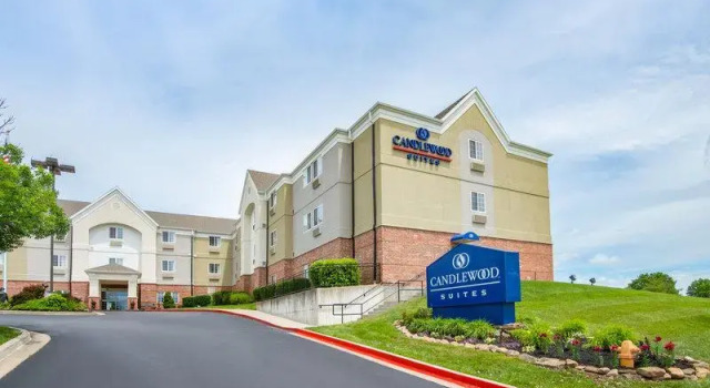 Кровать в общем номере Candlewood Suites Jefferson City by IHG