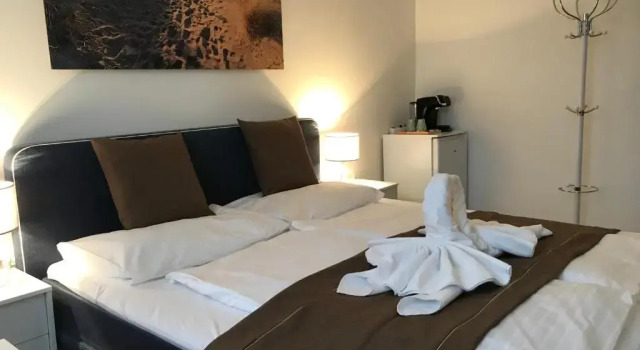 Hotel-Restaurant zum Donaueck Mauthausen, Book Hotel  