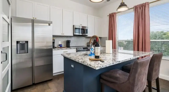 Top Floor 1BR At Luxe23