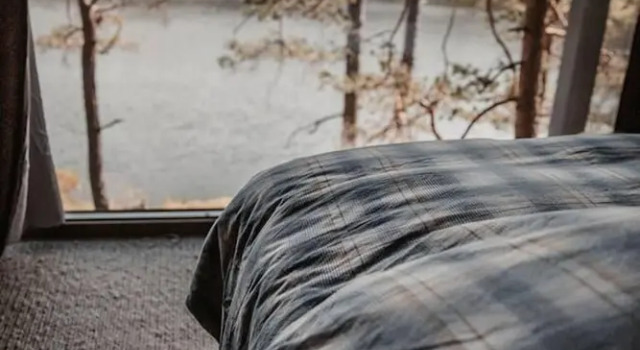 Luxurious Tree Top Cabin by the Lake, Prenota Casa vacanze Iveland Agder