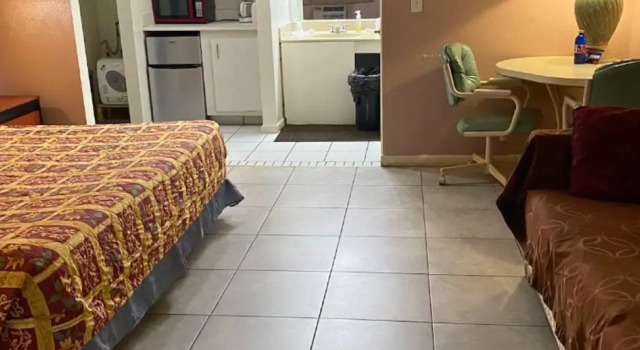 Четырёхместный номер Standard New Sungate Motel