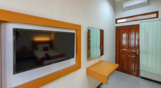 RedDoorz Syariah near Solo Paragon Mall 2, Boek Hotel Solo. Central Java