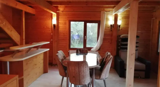 Cabana de lemn Mioveni, Забронировать Отель Отели Арджеш с парковкой, Парковка