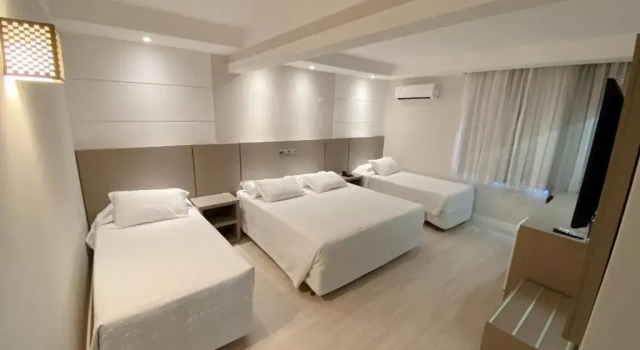Четырёхместный номер Luxury Hotel Marimar The Place
