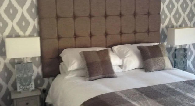 Pitlessie Village Inn, Book Hotel Cupar Fife