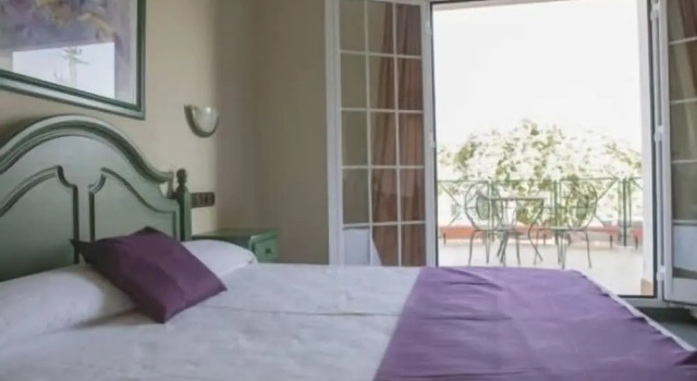 Трёхместный номер Standard с балконом Hotel Mitra Crisálida