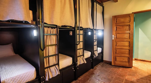 Кровать в общем номере Yes Please! Hostel