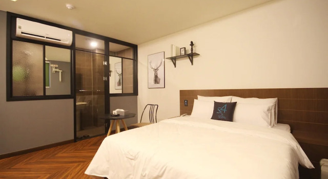 Номер Standard Iksan Fourseason Hotel