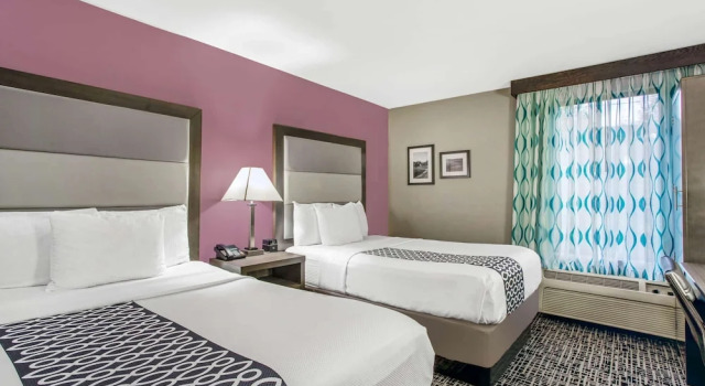 Четырёхместный номер Standard La Quinta Inn by Wyndham Radford