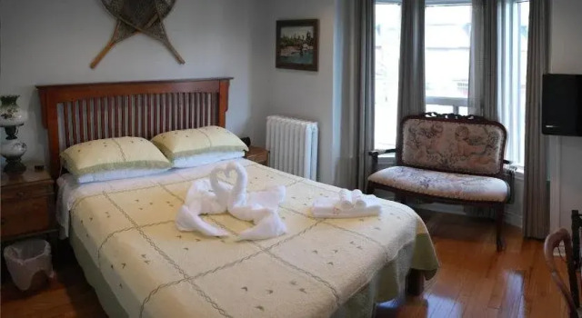 Rose Garden Bed and Breakfast, Reserva ahora Hotel Hoteles en Ontario con aparcamiento, Aparcamiento