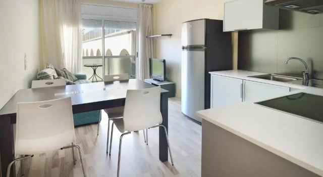 Апартаменты с 2 комнатами с балконом и с видом на сад Ornis Apartments Platja