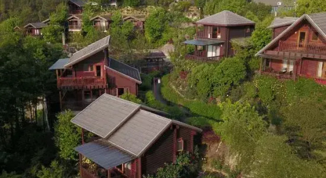 Yunqi Hostel, Book Hostel / Vandrerhjem Hoteller i Lishui med pool, Swimmingpool