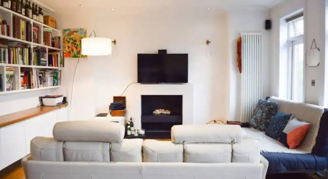 Stylish 2 Bedroom Top Floor Flat in Maida Vale