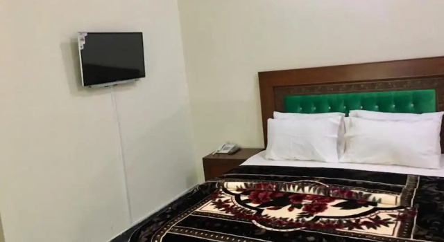 Royal guest house, Book Guesthouse Hotels in Islamabad with Parking, Parking
