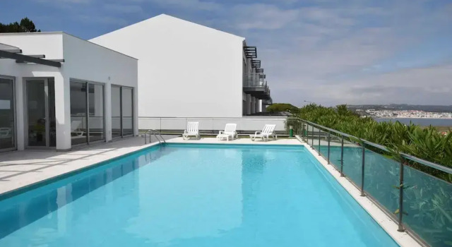 Вилла с балконом Attractive Villa in Salir Do Porto