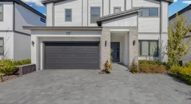 PG6043 - Luxury house