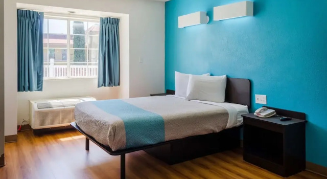 Люкс Deluxe Motel 6-Mobile, AL