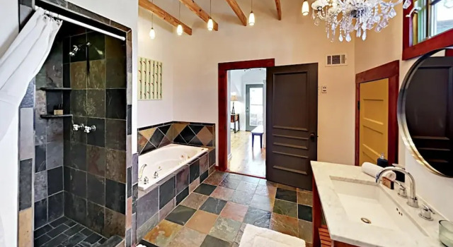 East Austin Bungalow - 3 Br Home, Rezerwuj Dom wakacyjny Domki letniskowe w Greater Austin, Domek