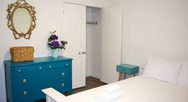 Convenient 1 Bedroom Lower Level Suite, Varaa Hotelli Toronto 