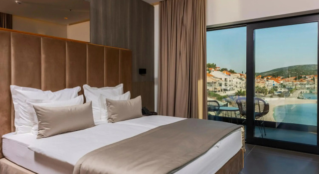 Marinus Beach Hotel, Réserver Hôtel Hôtels à Comitat de Split-Dalmatie avec parking, Parking