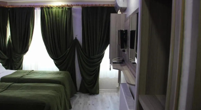 Трёхместный номер Standard Kaya Madrid Hotel