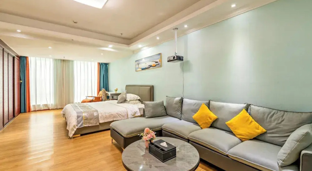 Апартаменты Business Mahattan Apartment - Free Shuttle Bus for Canton Fair
