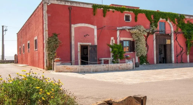 Tenuta Colavecchio, Book Hotel Hoteller i Putignano med pool, Swimmingpool