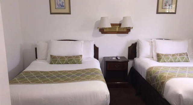 Семейный номер Standard с 2 комнатами Westward Inn