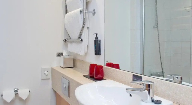 Семейный номер Standard Village Hotel Swansea